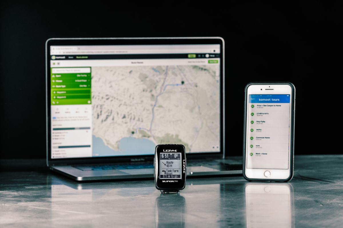 GPS Lezyne Super Pro HRSC con sensores de Vel Cadencia y cardíaco